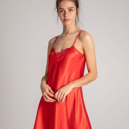 SI 04 Izmēri M , L , XL , 9 eur