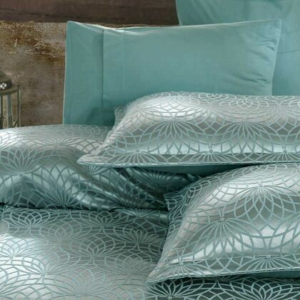 EL 01 240 X 250 cm spilvedrānas 2 gab 50x70 cm 39 eur