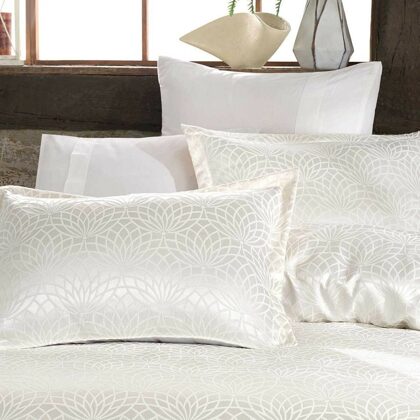 EL 06 240x250 cm spilvendrānas 50x70 cm  39 eur