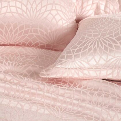 EL 08 240x250 cm spilvendrānas 50x70 cm  39 eur