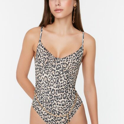 KP 054  Izmēri no 34 līdz 44   23 eur 