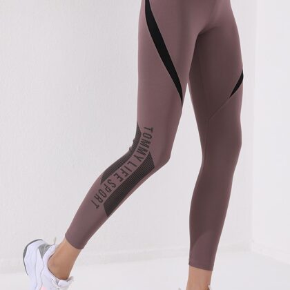 TLL03 Izmēri no S līdz XL 95% poliesters 5% elastāns , 12 eur