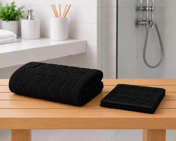 2 melnu dvieļu komplekts/40x70/33x33/cena 7 eur