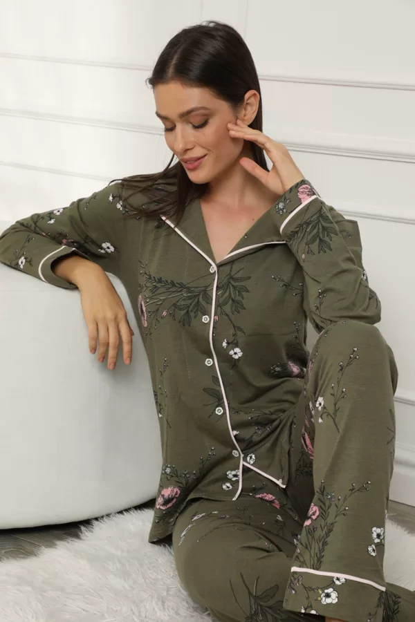 IP11 Izmēri no S līdz XL , sastāvs 95% kokvilna 5% elastāns , 19 eur