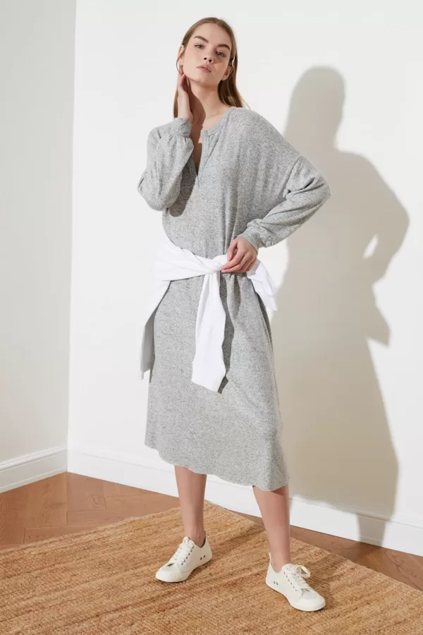 KTR44 Izmēri no XS līdz L , 50% poliesters, 20% viskoze, 20% kokv 4% elastāns, 20 eur