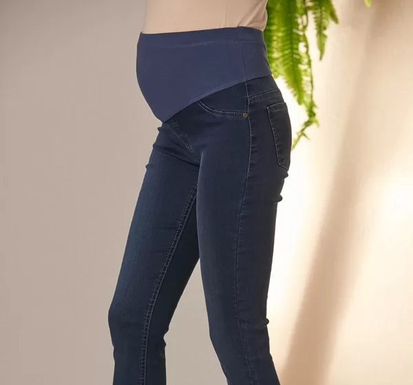 GB 01 Izmēri no 38 līdz 44 , 98% kokvilna 2% elastāns , 22 eur