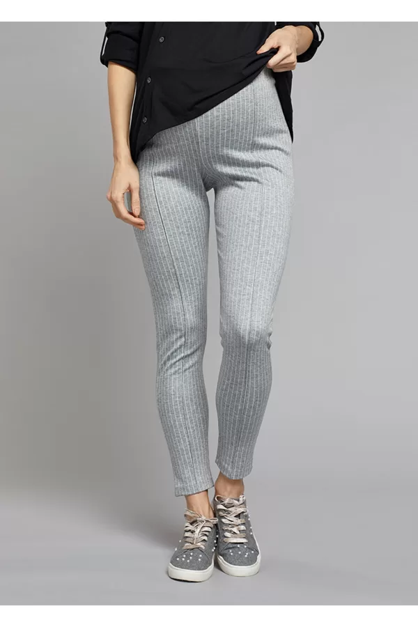 GE 01 Izmēri no 34 līdz 42 , 75% poliesters 20% viskoze 5% elastāns , 22 eur