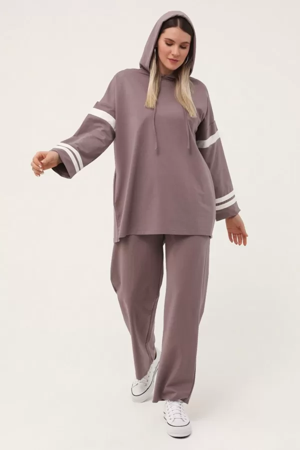 ALIA 03 Izmēri no 44 līdz 54 , 70% kokvilna 25% poliesters 5% elastāns , 35 eur