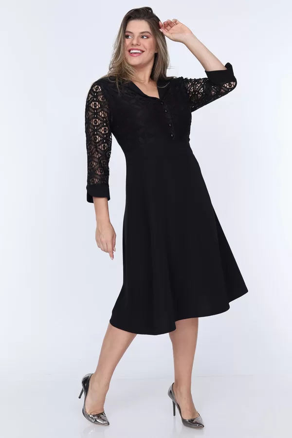 SC 01 Izmēri no 46 līdz 58 , 95% poliesters 5% elastāns , 30 eur
