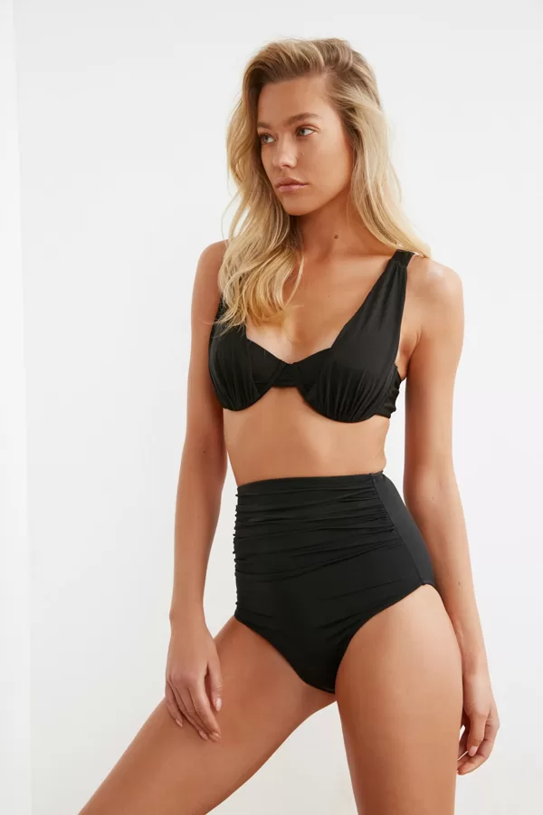 AA 001 apakša Izmēri no 34 līdz 42 , 12 eur