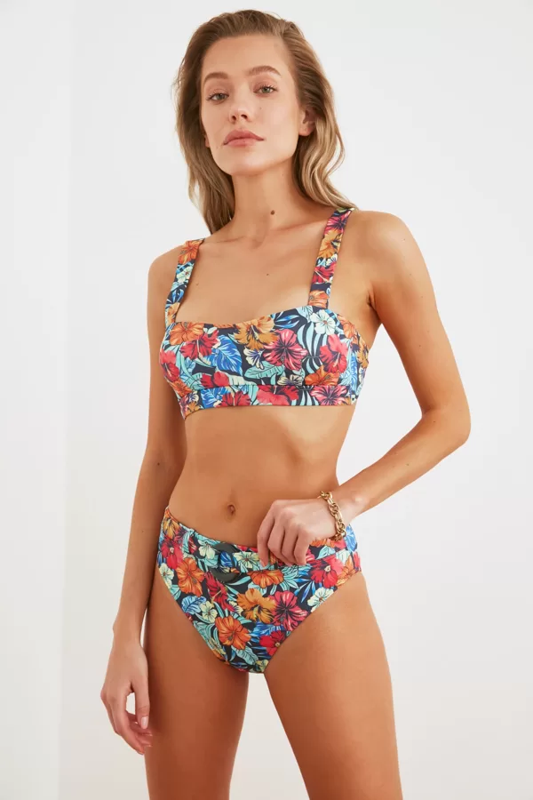 AA 020 apakša Izmēri no 34 līdz 42 , 12 eur