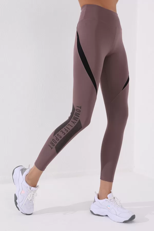TLL03 Izmēri no S līdz XL 95% poliesters 5% elastāns , 12 eur
