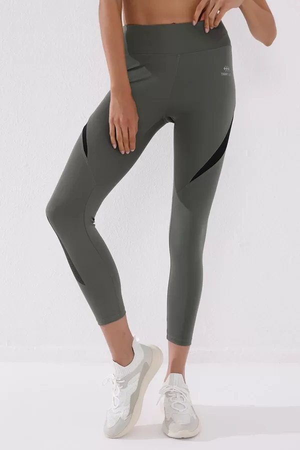TLL05 Izmēri no S līdz XL  95% poliesters 5% elastāns , 12 eur