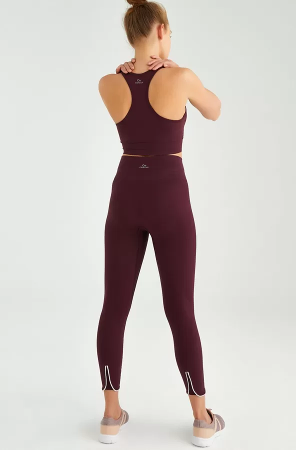 CUL 012 Izmēri no XS līdz L , 91% poliamīds 9% elastāns , 25 eur