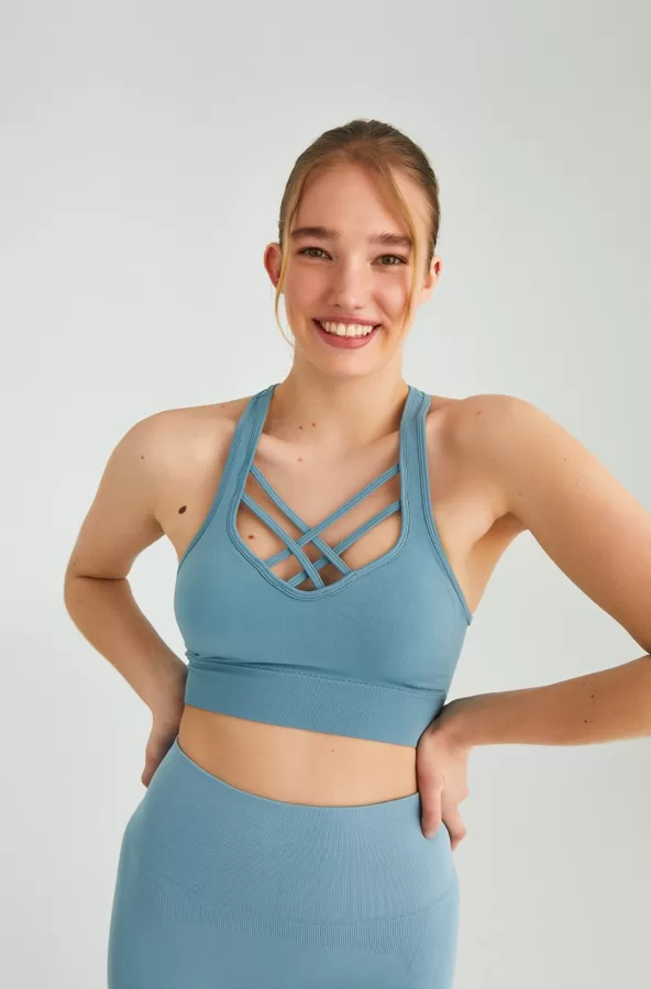 CU 009 Izmēri no XS līdz L , 93% poliamīds 7% elastāns, 18 eur