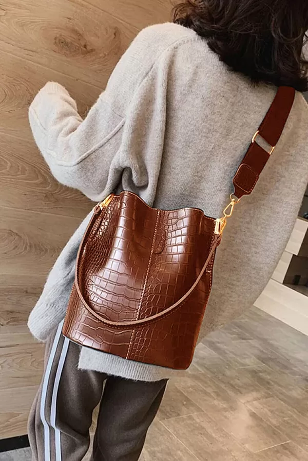 AC 04 19 eur