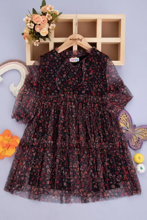 TILLA KLEITA. 4-7 GADIEM. - 12 EUR