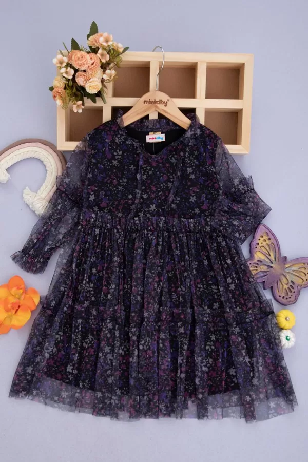 TILLA KLEITA. 4-9 GADIEM. - 12 EUR